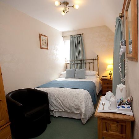Tudor Cottage Bed & Breakfast Cambridge Exterior foto