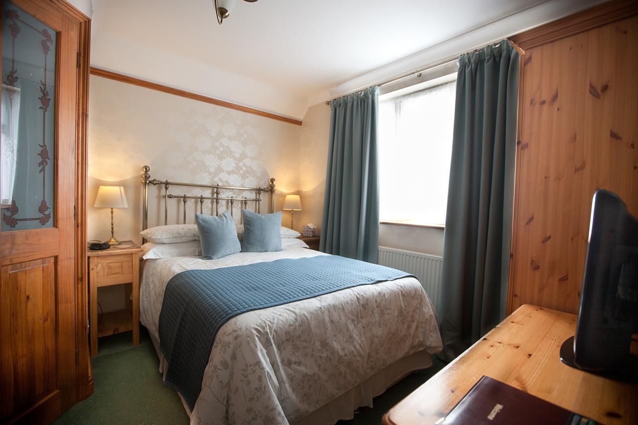 Tudor Cottage Bed & Breakfast Cambridge Exterior foto